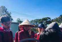 Hướng dẫn học sinh tham quan học tập tại Đài khí tượng thủy văn