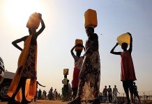 8/10 quốc gia hứng chịu hậu quả nặng nhất của biến đổi khí hậu nằm ở châu Á | VTV24 Những bức hình ám ảnh về tình trạng thiếu nước sạch trên thế giới