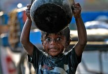 Những bức hình ám ảnh về tình trạng thiếu nước sạch trên thế giới